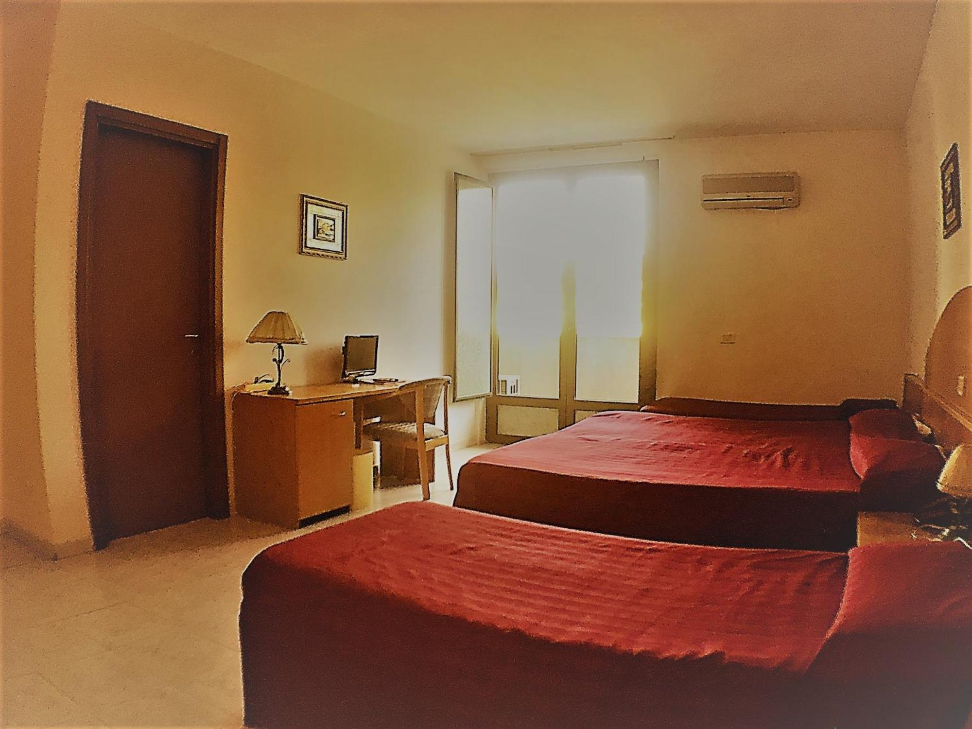 Ascot Lodging Cardano Al Campo Zimmer foto