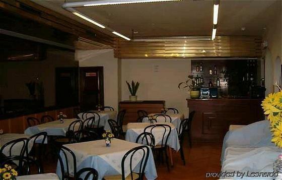 Ascot Lodging Cardano Al Campo Restaurant foto